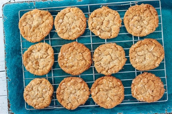 Rice krispie cookies on a cooling rack.