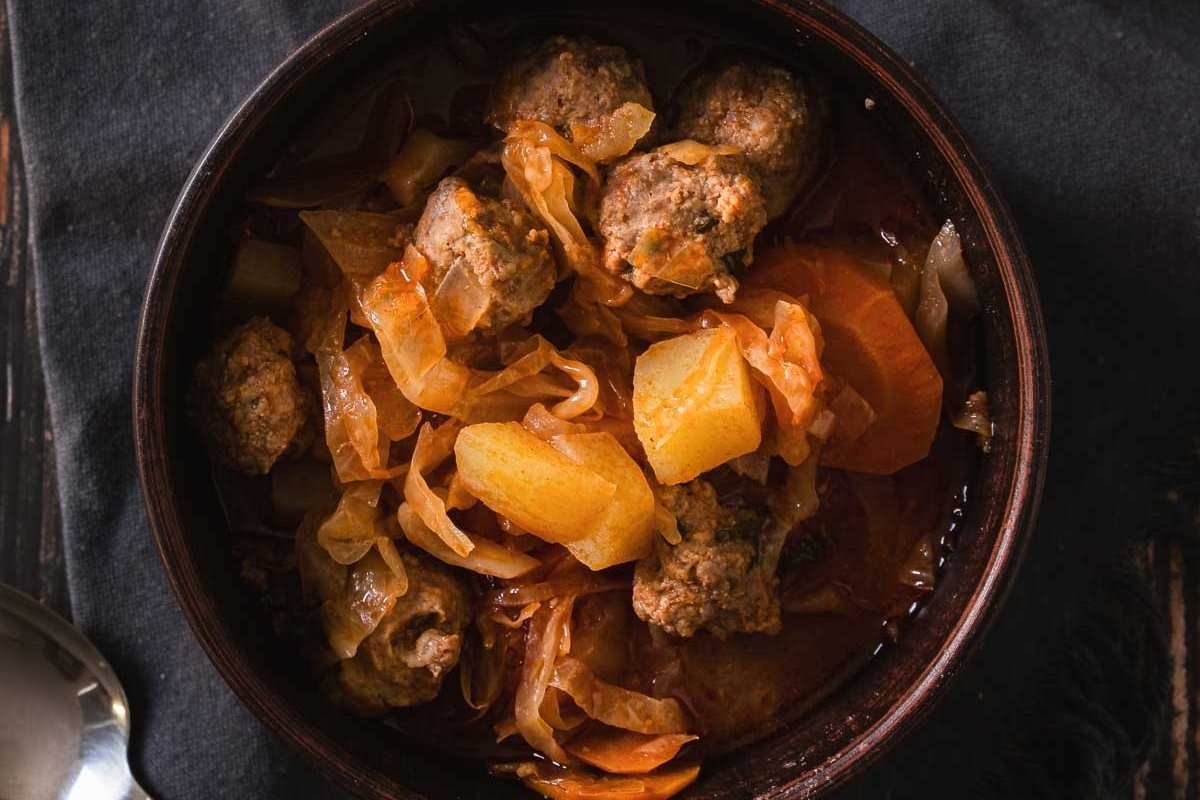 A German stew recipe with meat and vegetables.
