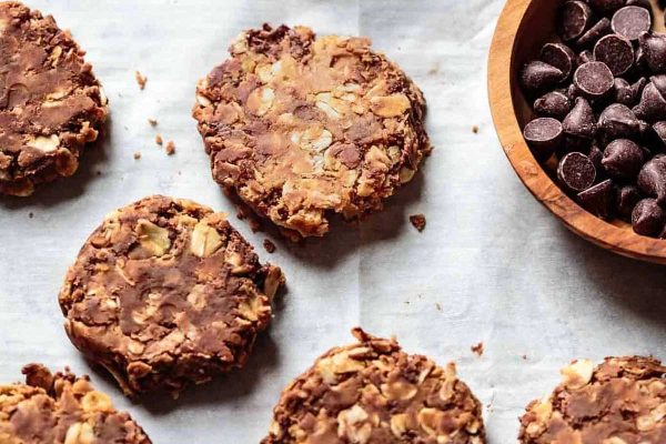 Gluten Free No Bake Oatmeal Cookies [5 Ingredients].