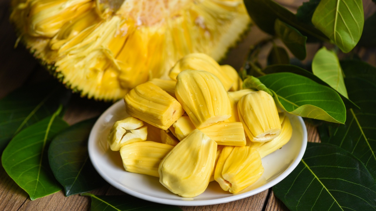 Ripe jackfruit peeled on a plate