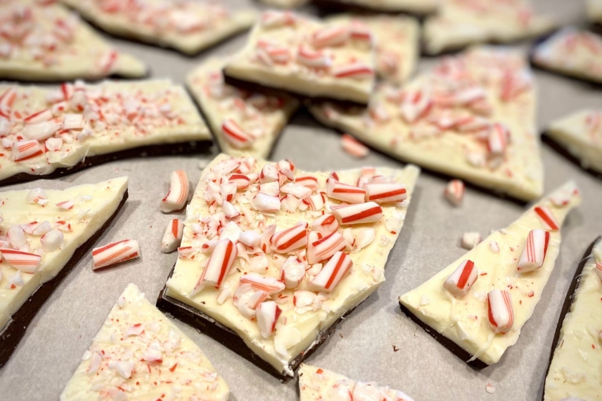 Peppermint bark with white chocolate and candy canes is a delightful treat that combines the sweet creaminess of white chocolate with the refreshing taste of peppermint. This delicious holiday confection is