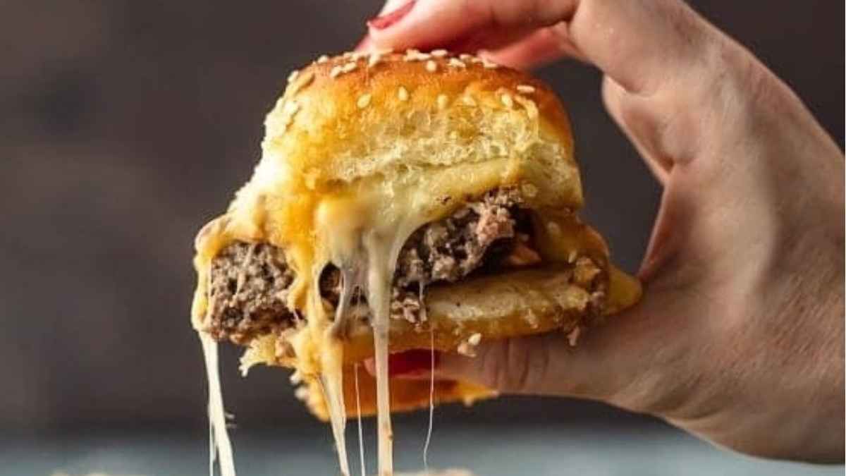 Cheeseburger sliders.