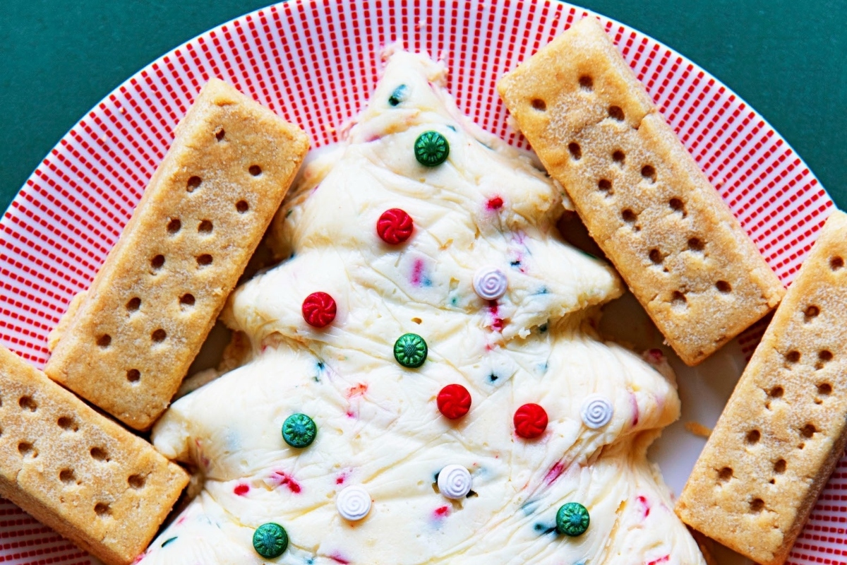 Christmas Tree Cake Cheeseball