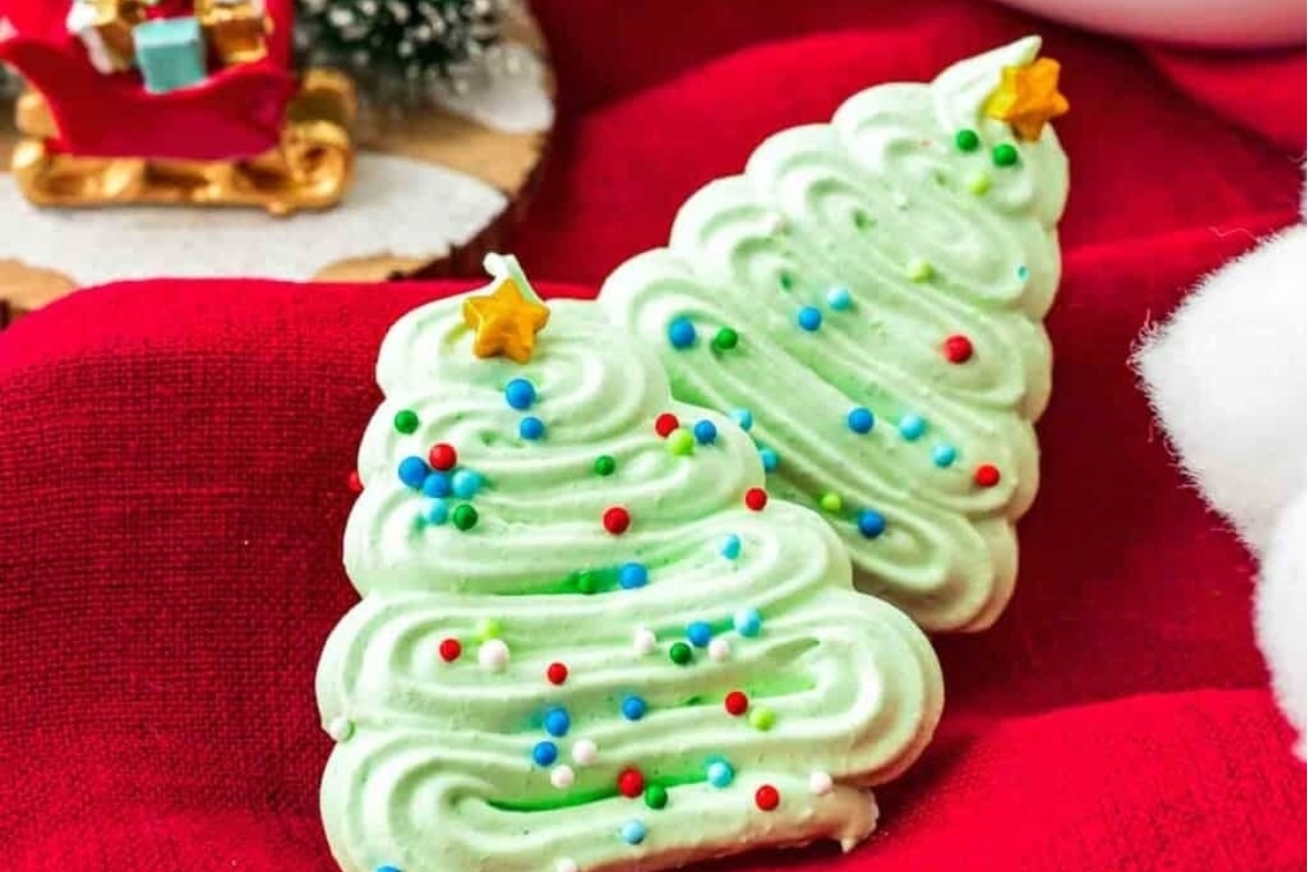 Christmas Tree Meringue Cookies