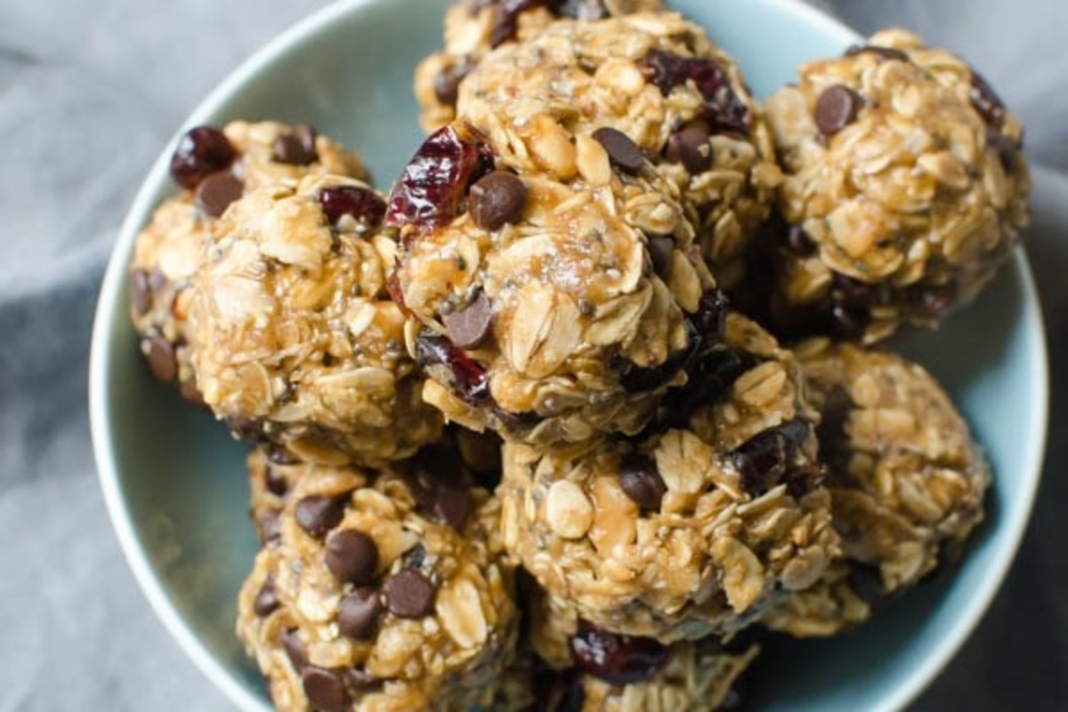 Cranberry oatmeal bites - a delicious and wholesome snack that can be enjoyed as a quick bite or as part of your breakfast bowl recipe.