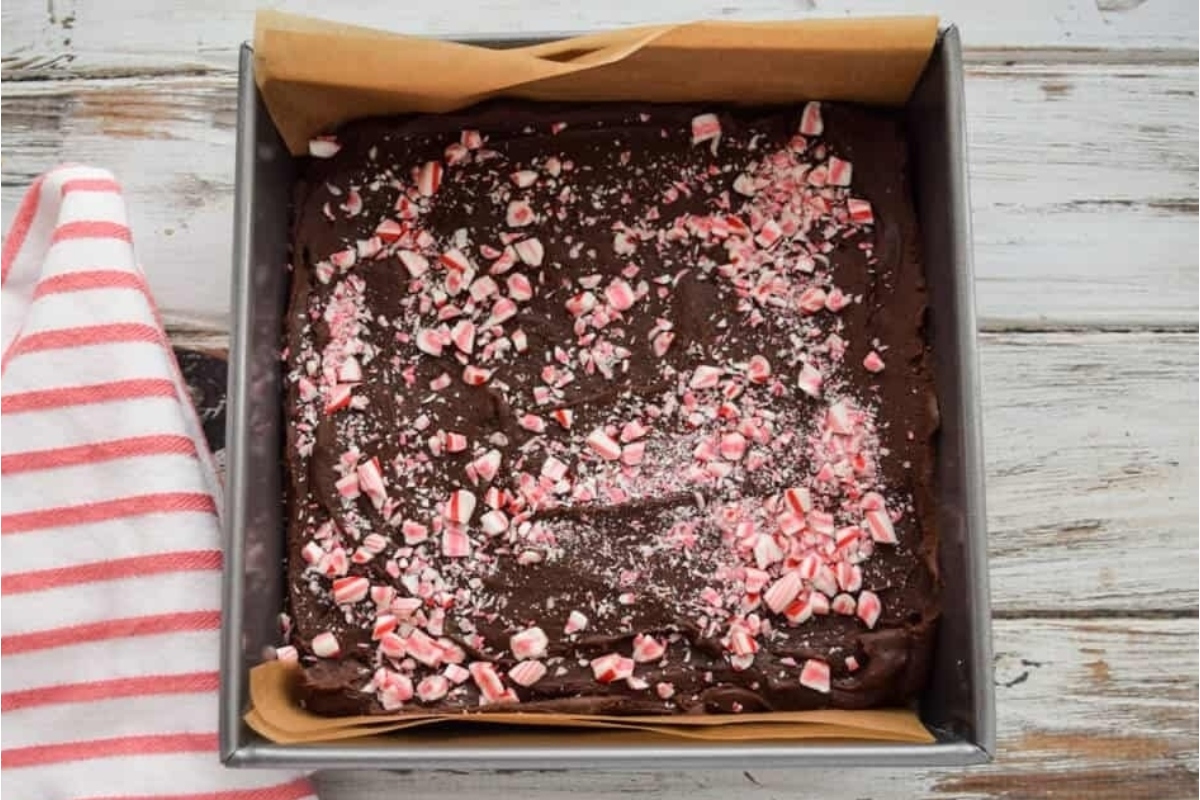 Christmas fudge peppermint brownies in a baking pan.