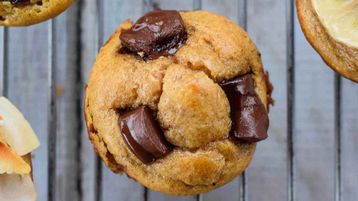 Muffin with chocolate chips.