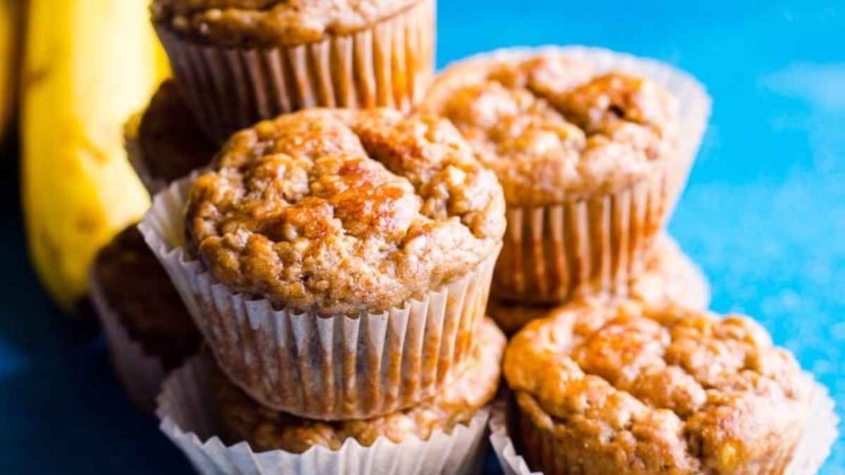 Healthy Banana Muffins With Applesauce.