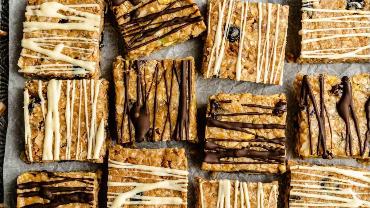 Healthy no bake granola bars.
