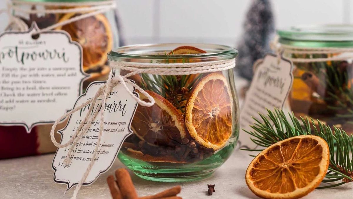 Holiday Potpourri Jars
