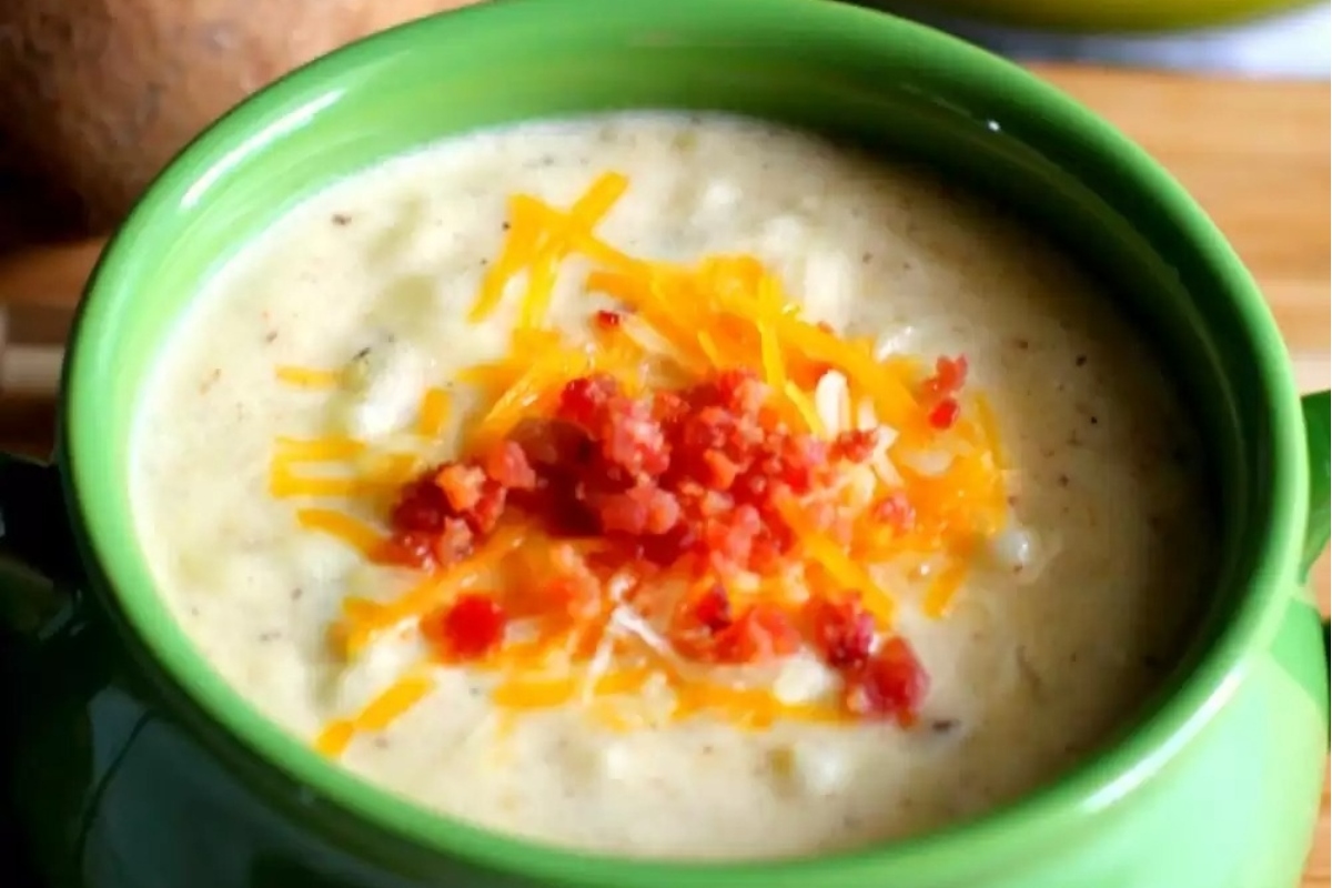 How To Make The Ultimate Slow Cooker Potato Soup