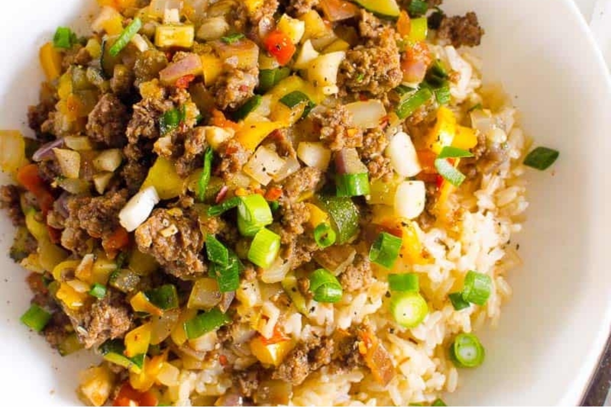 Grain Bowl: A flavorful combination of rice, meat, and vegetables, creating a satisfying and nutritious meal. Perfect for quick and easy weeknight recipes.