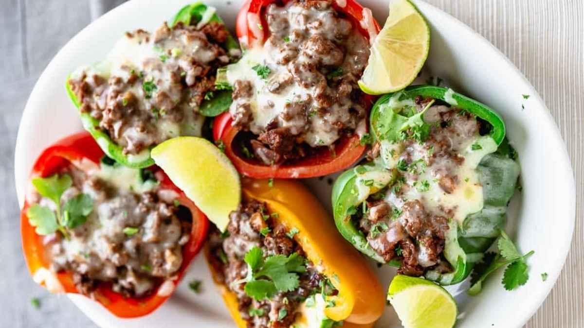 Low carb stuffed peppers on a plate.