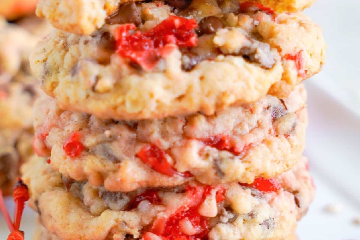 Freezable Christmas cookies filled with cherry.