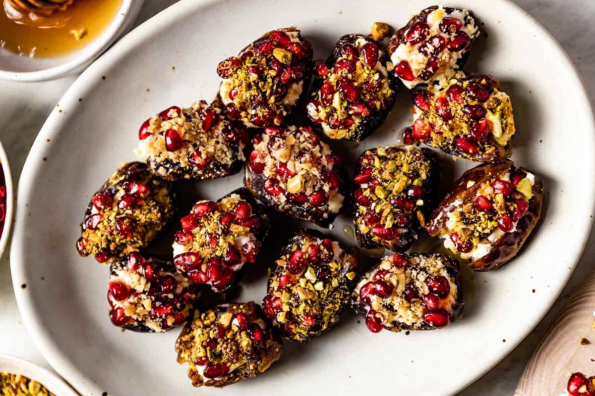 Mascarpone Stuffed Dates. 