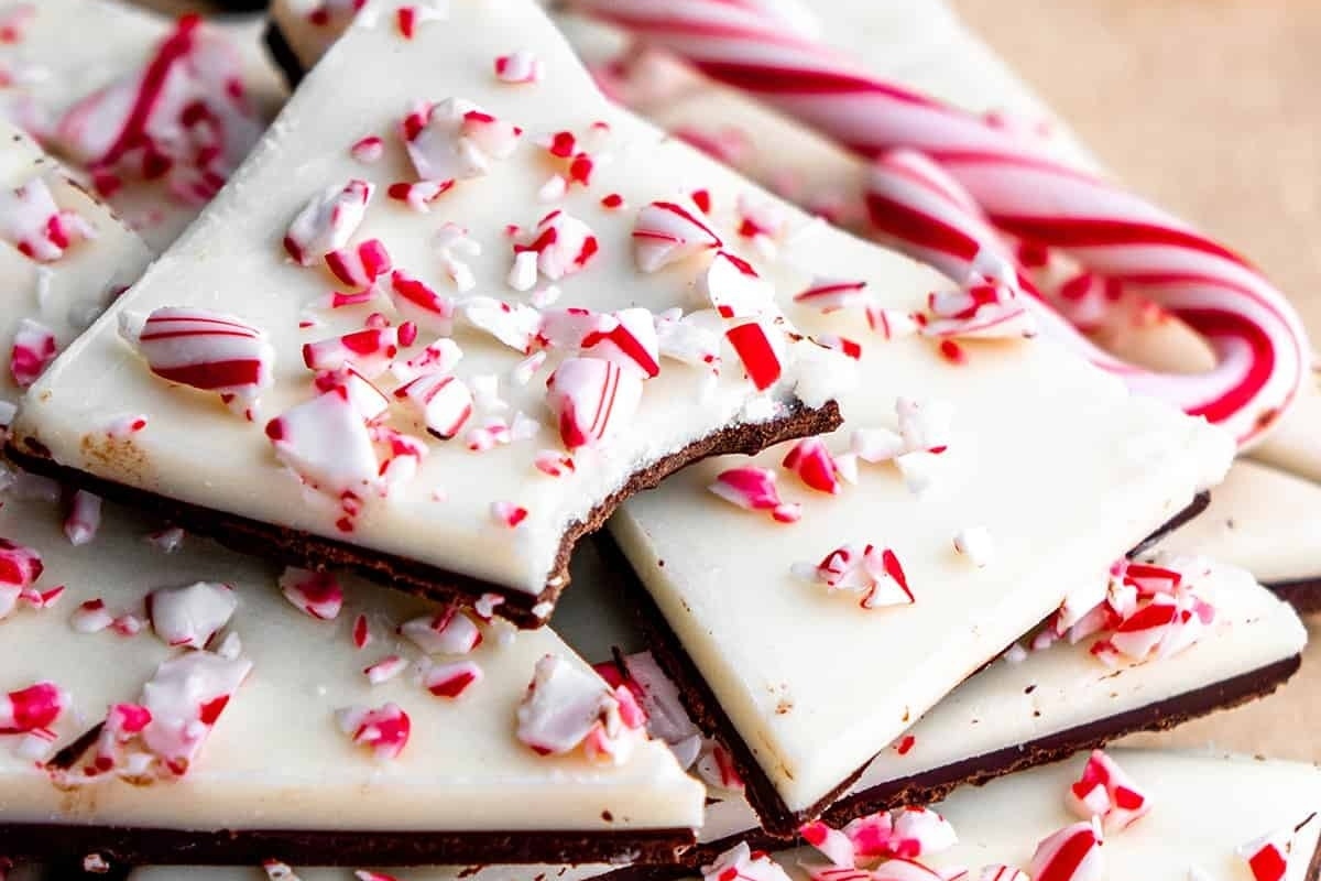 Peppermint bark recipes with white chocolate and candy canes.