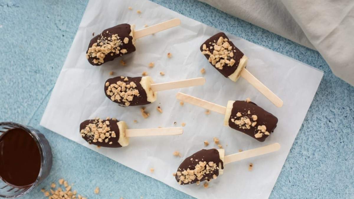 No bake chocolate peanut butter popsicles, perfect for a shared treat or round up of desserts.
