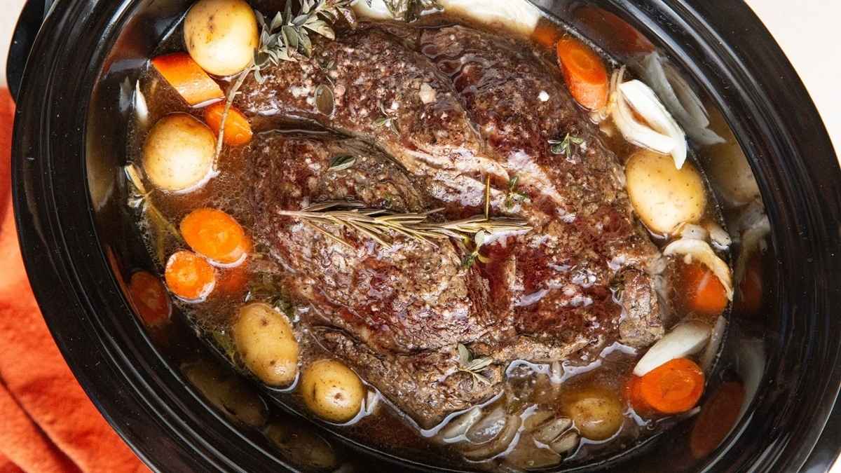 Pot roast with carrots.