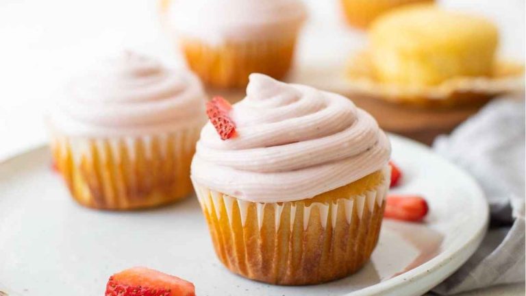 Strawberry Lemonade Cupcakes.