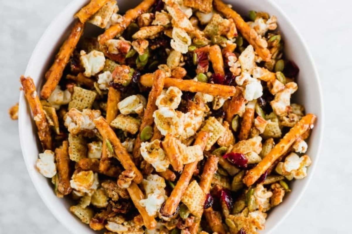 Cranberry granola snack mix recipe.