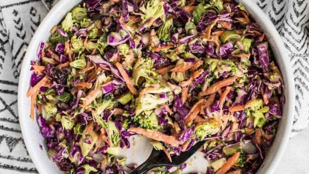 Crunch salad in a bowl.