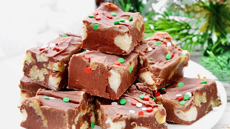 19 Christmas Fudge Recipes for Your Sweet Tooth
