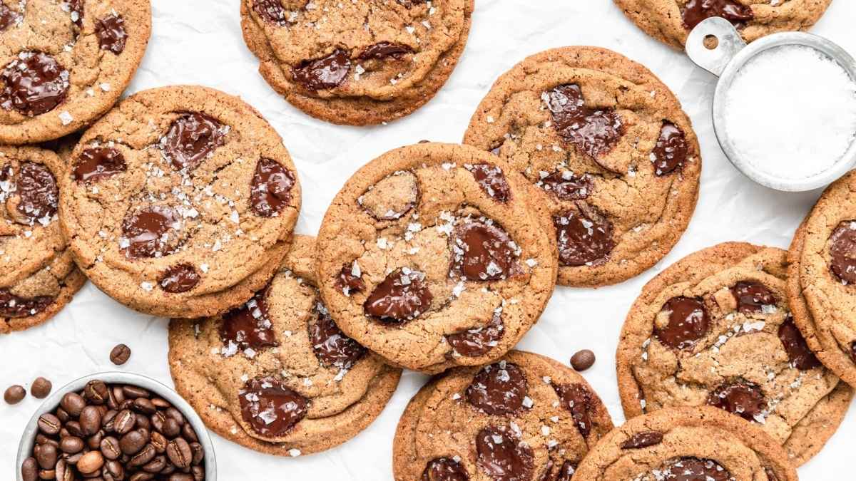 Brown butter espresso chocolate chip cookies