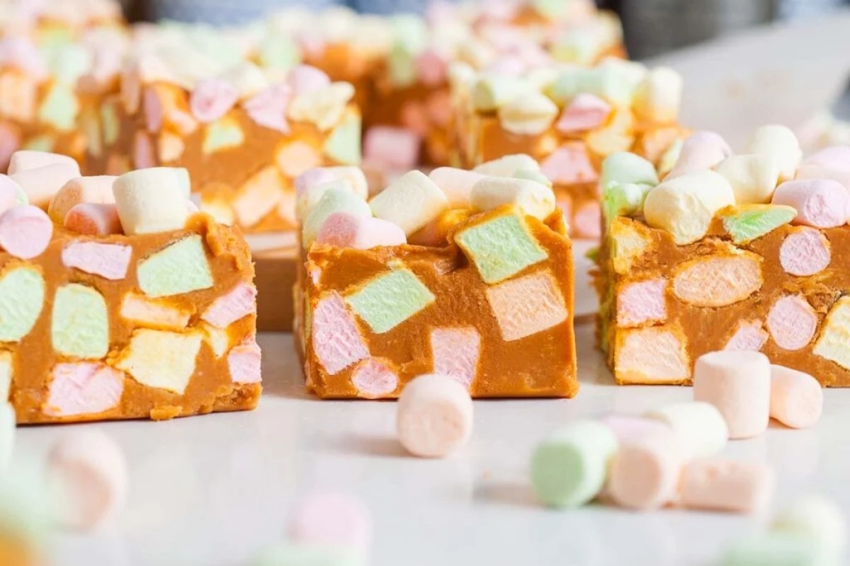 Marshmallow fudge on a white plate.