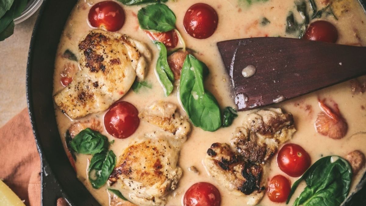 creamy chicken in a pan.