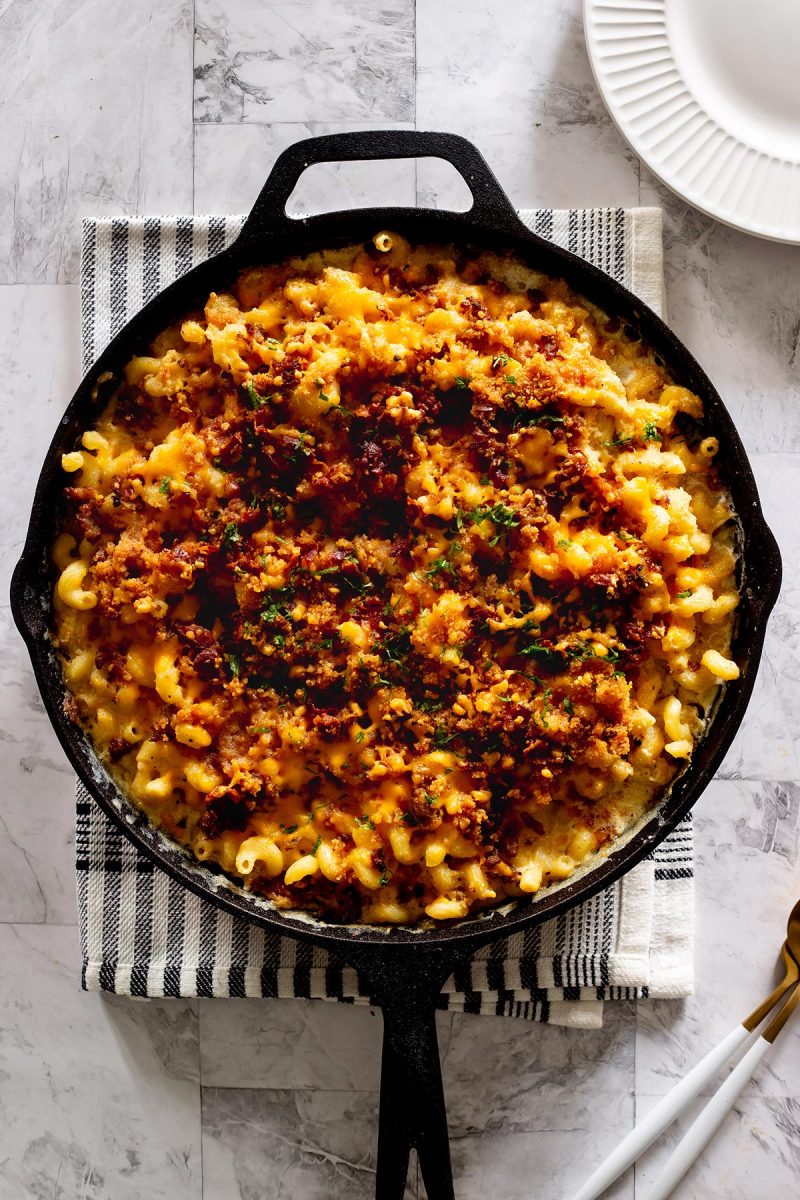 A loaded skillet of mac and cheese.