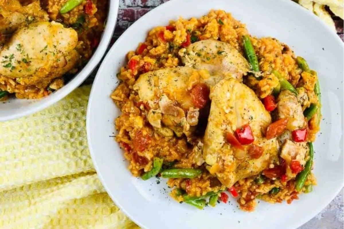Chicken risotto with rice and vegetables.