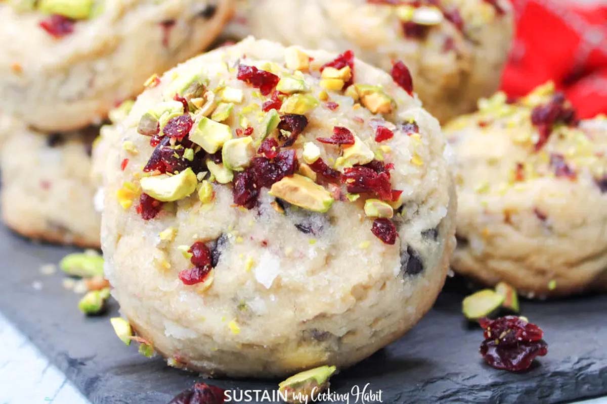 white chocolate pistachio cookies
