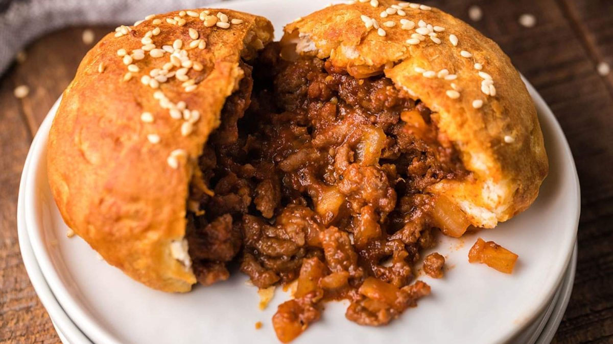 xoxoBella Air Fryer Unsloppy Joes Biscuit Pockets