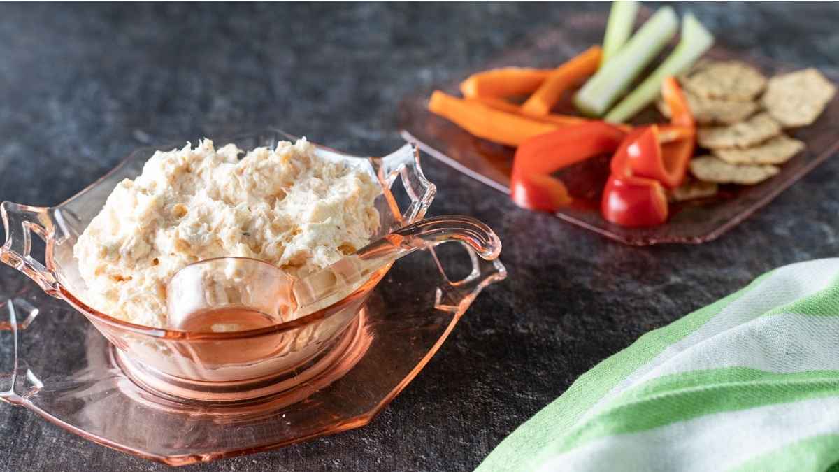 10 Minute Shrimp Dip With Canned Shrimp.