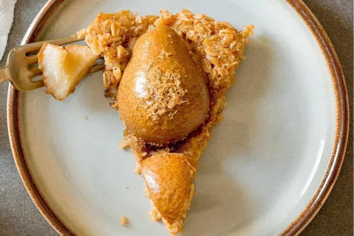 Amazing And Easy Pear Oatmeal Bake Recipe. 