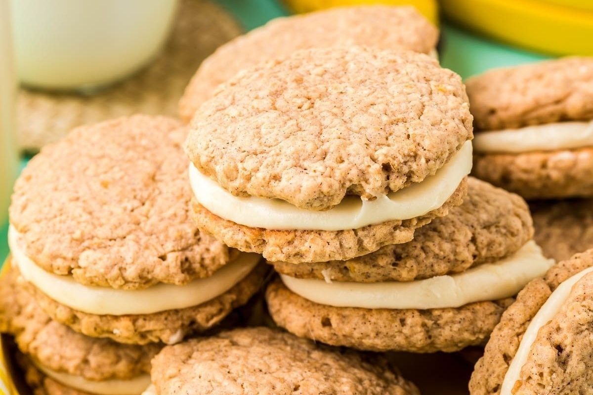 Banana Oatmeal Cream Pies. 