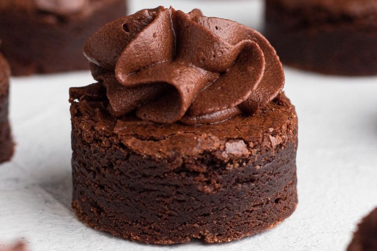 Brownie Bites With Whipped Chocolate Ganache