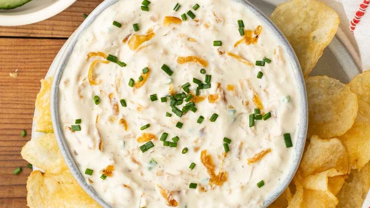 Caramelized Onion Dip With Greek Yogurt.