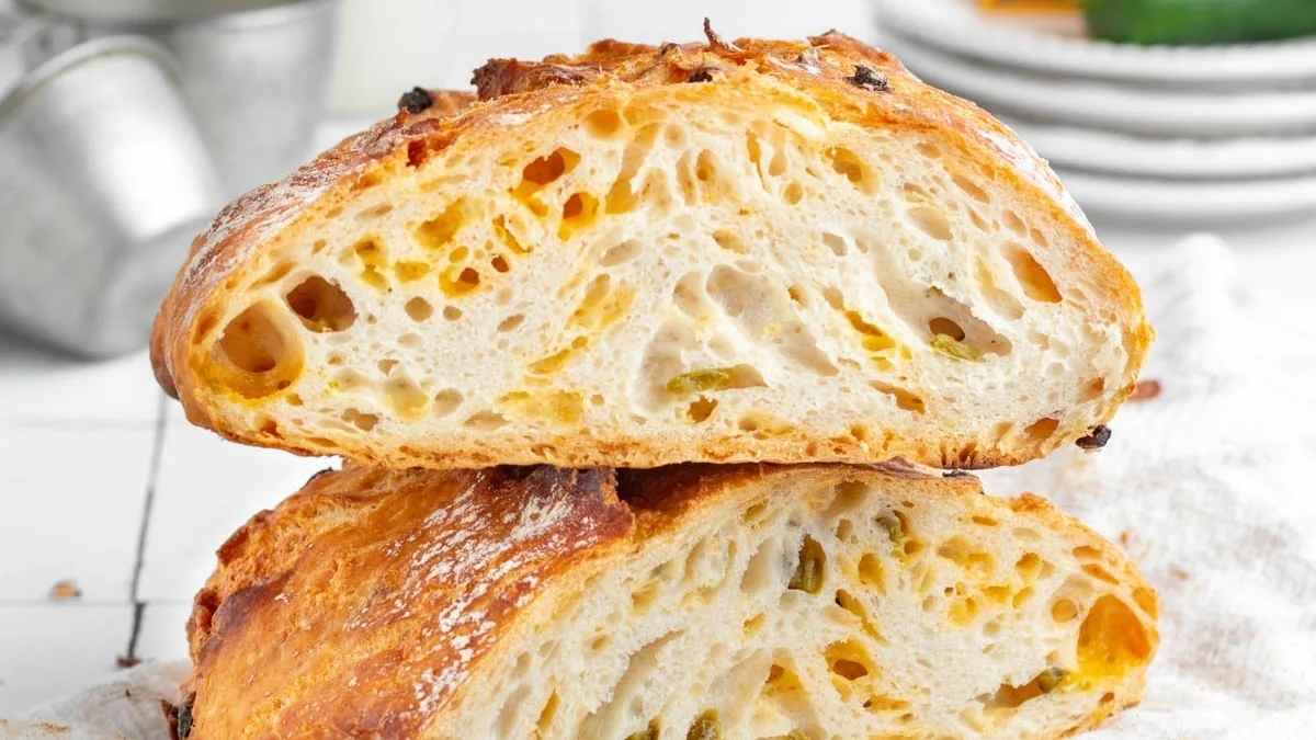 Cheddar Jalapeño No-knead Bread.