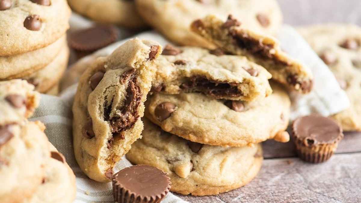 Chocolate Chip Reese'S Peanut Butter Cup Stuffed Cookies.