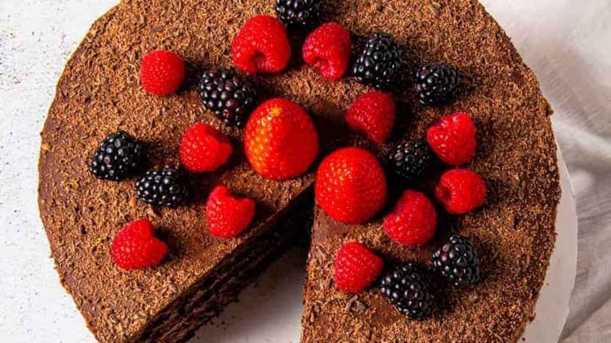 Chocolate Mousse Cake. 