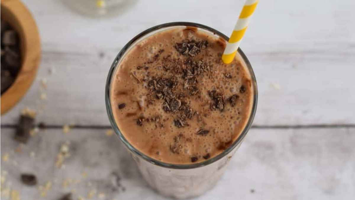 Coffee Banana Oat Smoothie. 