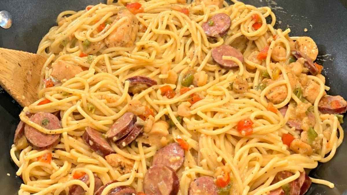 Copycat Cheesecake Factory Cajun Jambalaya Pasta.