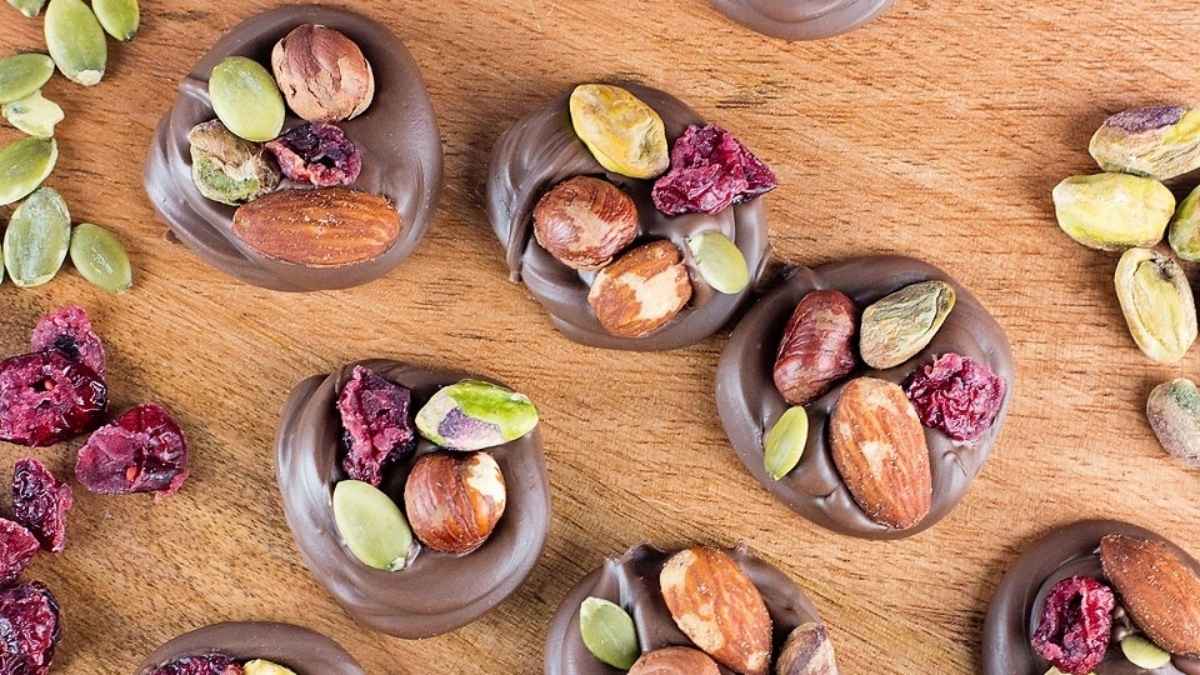 Cranberry Nut Cluster Energy Bites. 