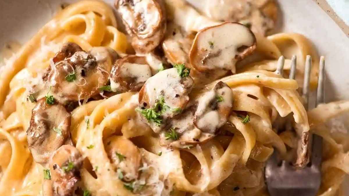 Creamy Mushroom Pasta. 