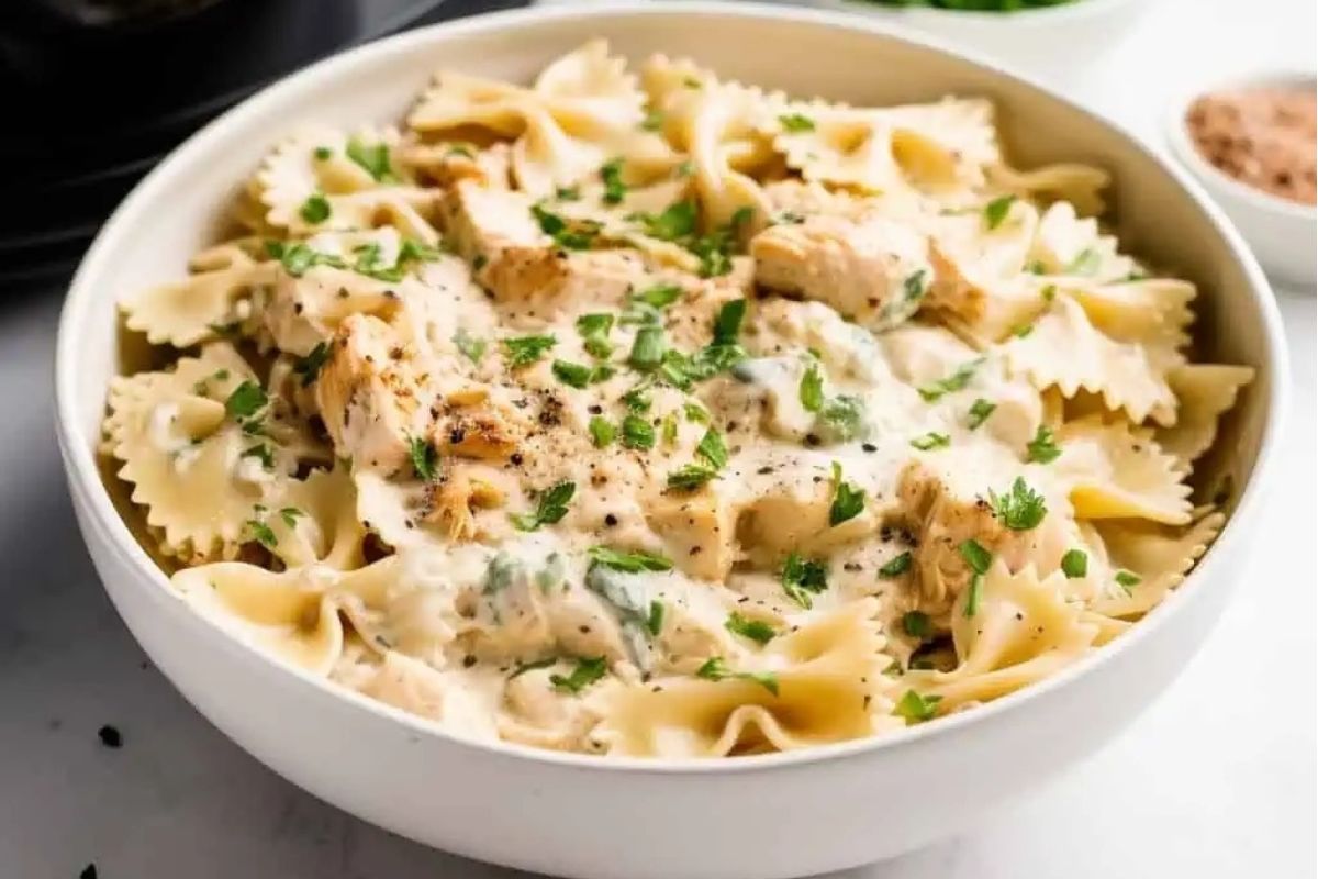 Crockpot Garlic Parmesan Chicken Pasta 2