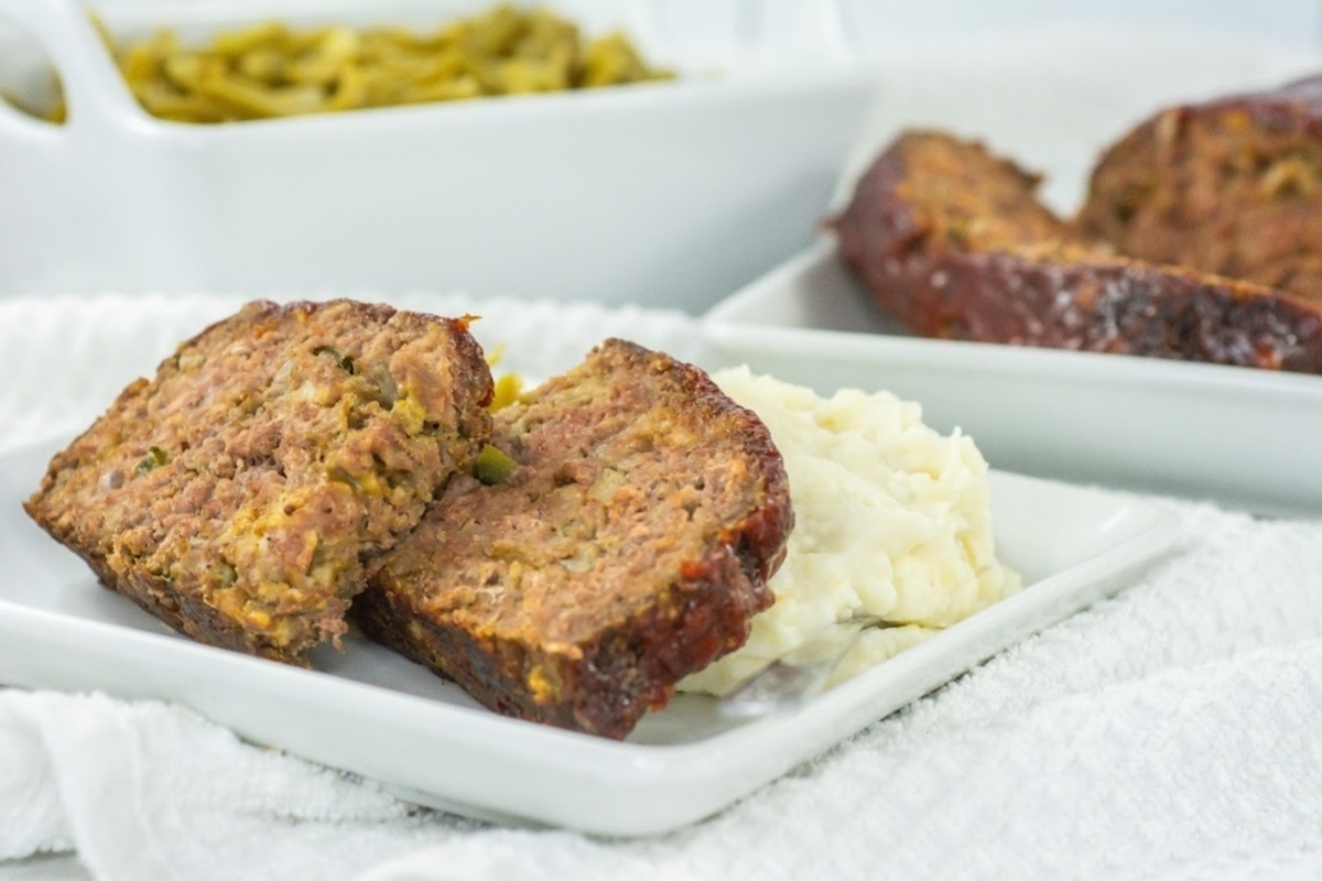 Easy Copycat Cracker Barrel Meatloaf.