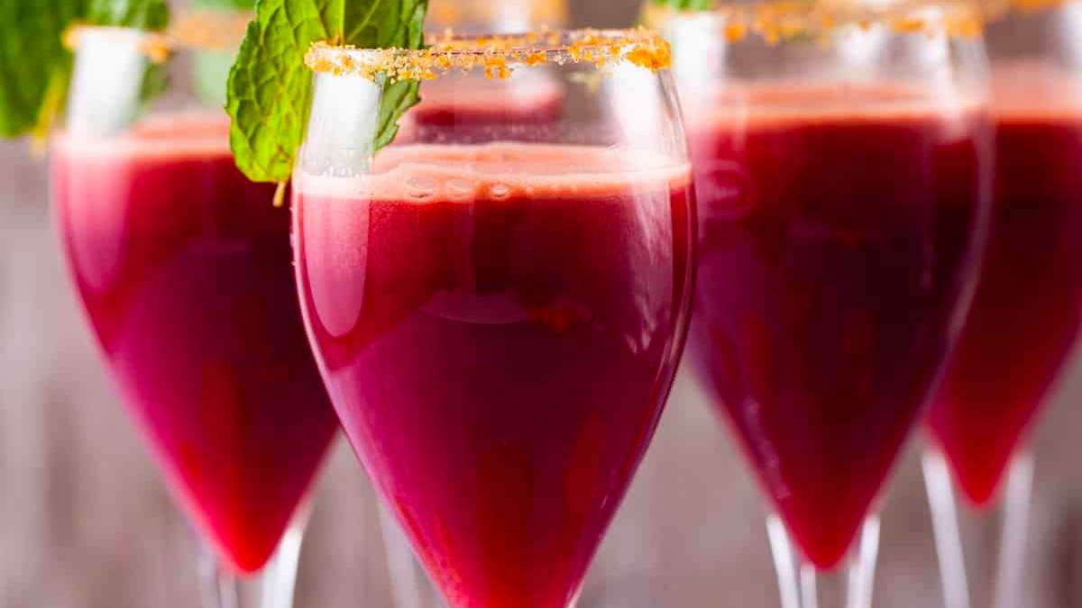 Easy And Festive Pomegranate Mocktail Drinks.
