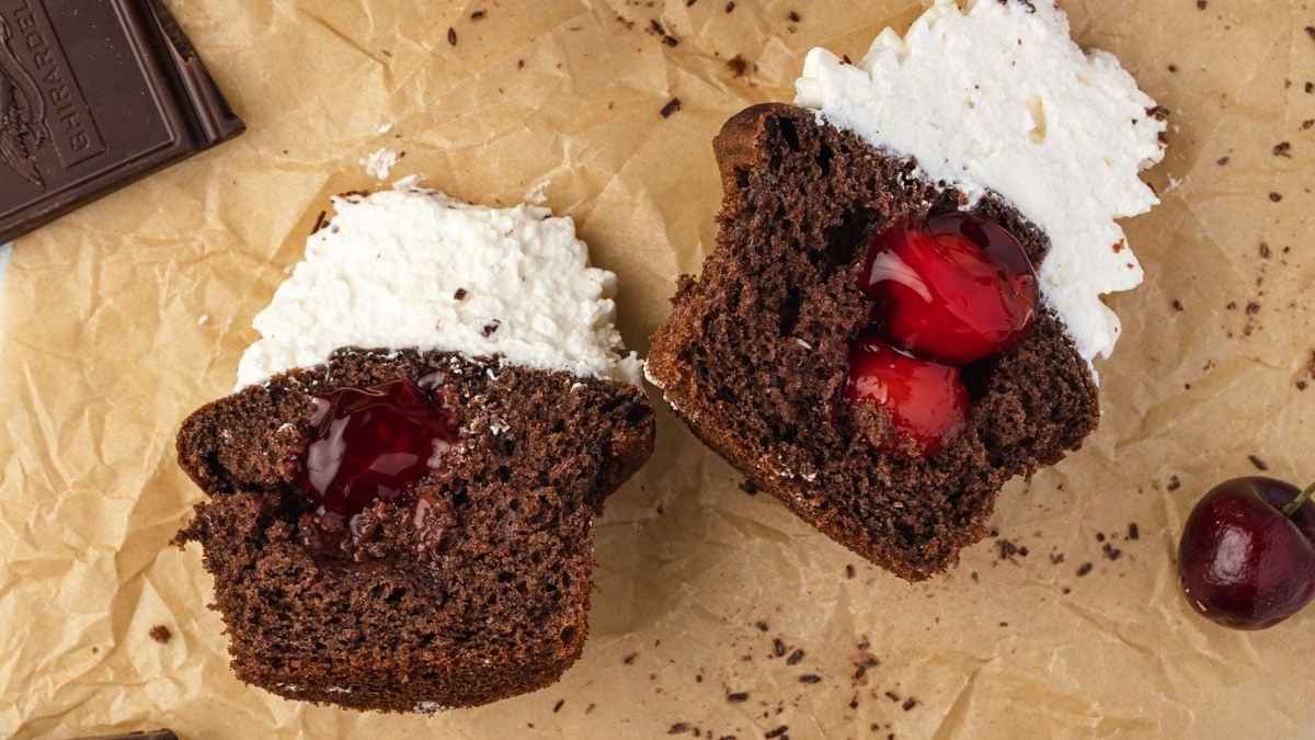Easy Black Forest Cupcakes Using Cake Mix. 