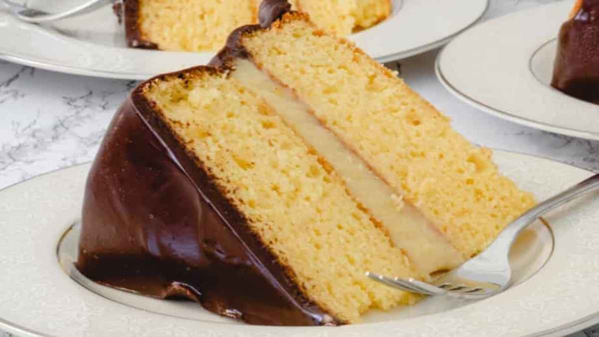 Easy Boston Cream Pie Recipe.